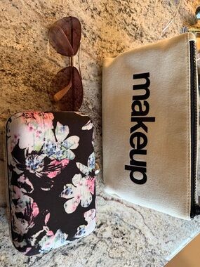 Kiss Floral Black Pink Makeup Clutch Set